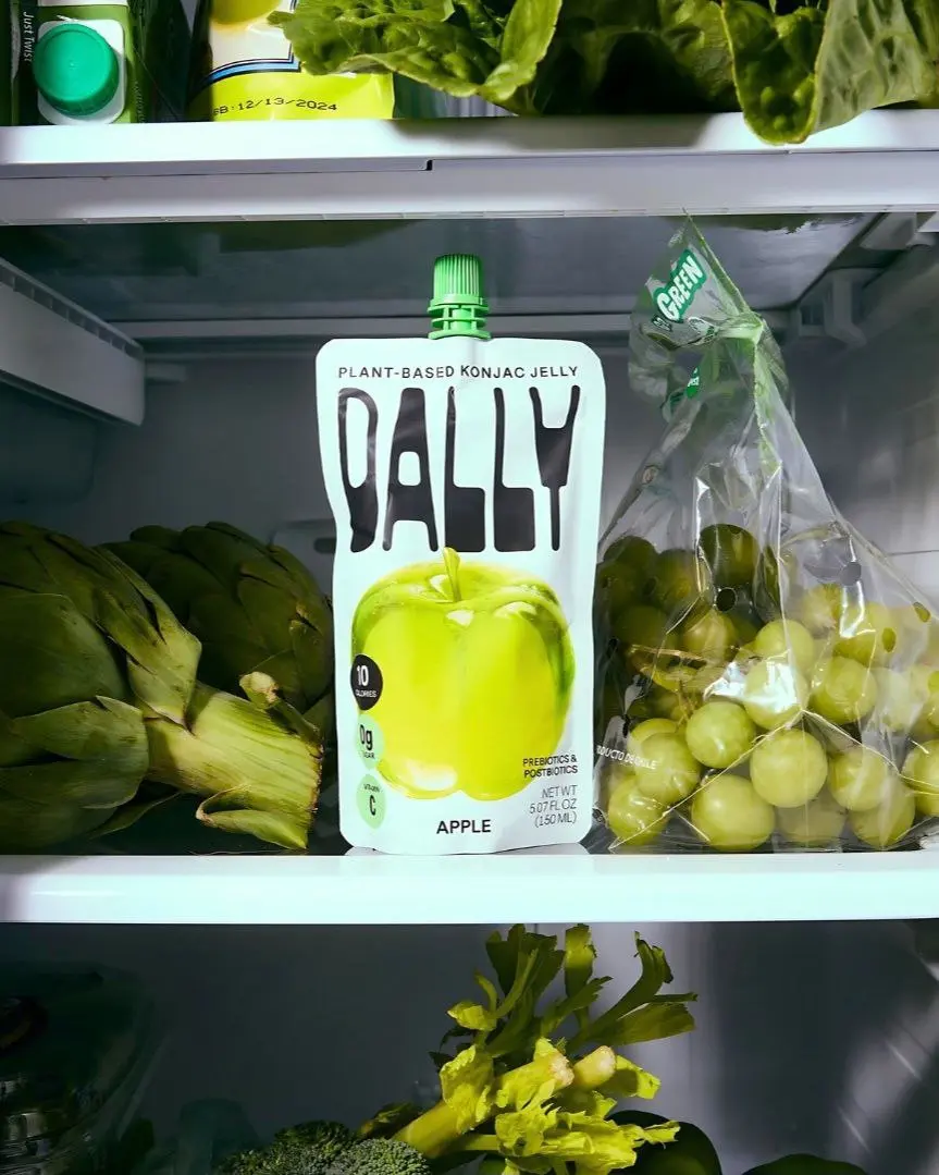 Сохраните себе этот бренд как сильный пример работы с продуктом и упаковкой
DALLY — это популярное в Азии конжаковое желе, которое команда адаптировала под предпочтения западных потребителей и позицио... | Сетка — социальная сеть от hh.ru