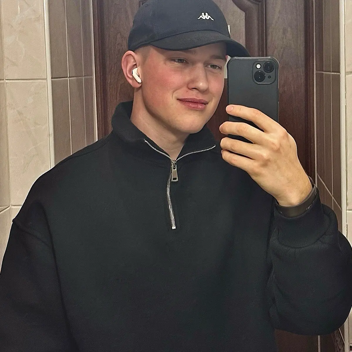 Виталий Комаров