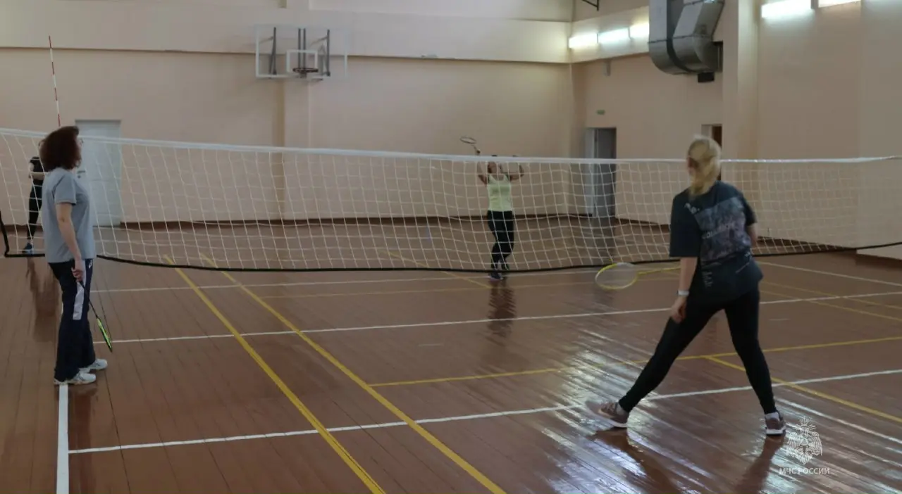Спорт и красота: турнир по бадминтону к 8 Марта
🏸В преддверии самого нежного и весеннего праздника наши прекрасные девушки из ВНИИПО МЧС России устроили настоящий спортивный праздник - турнир по бадми... | Сетка — социальная сеть от hh.ru