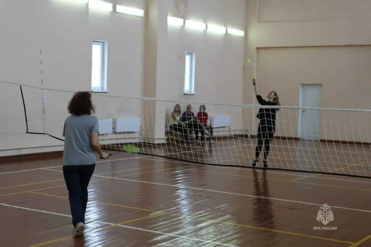 Спорт и красота: турнир по бадминтону к 8 Марта
🏸В преддверии самого нежного и весеннего праздника наши прекрасные девушки из ВНИИПО МЧС России устроили настоящий спортивный праздник - турнир по бадми... | Сетка — социальная сеть от hh.ru