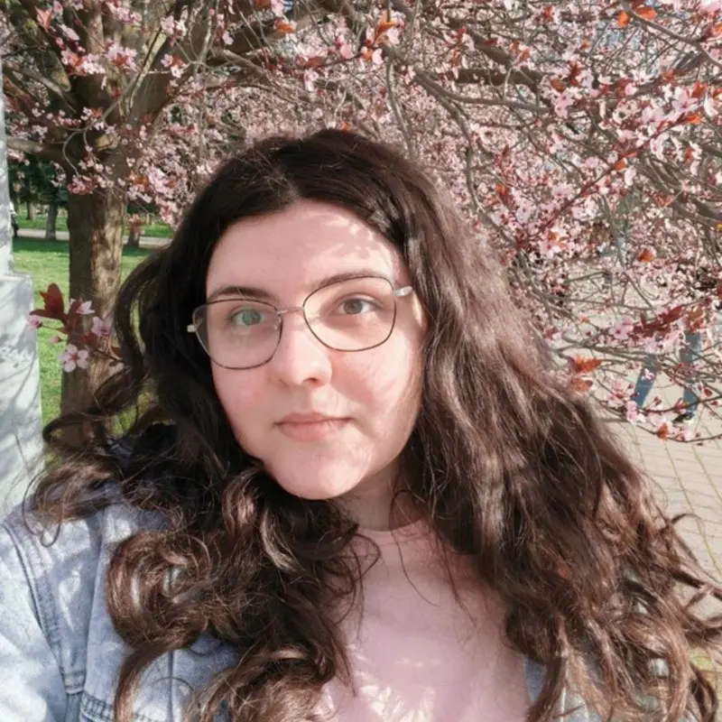 Алина Саркисова