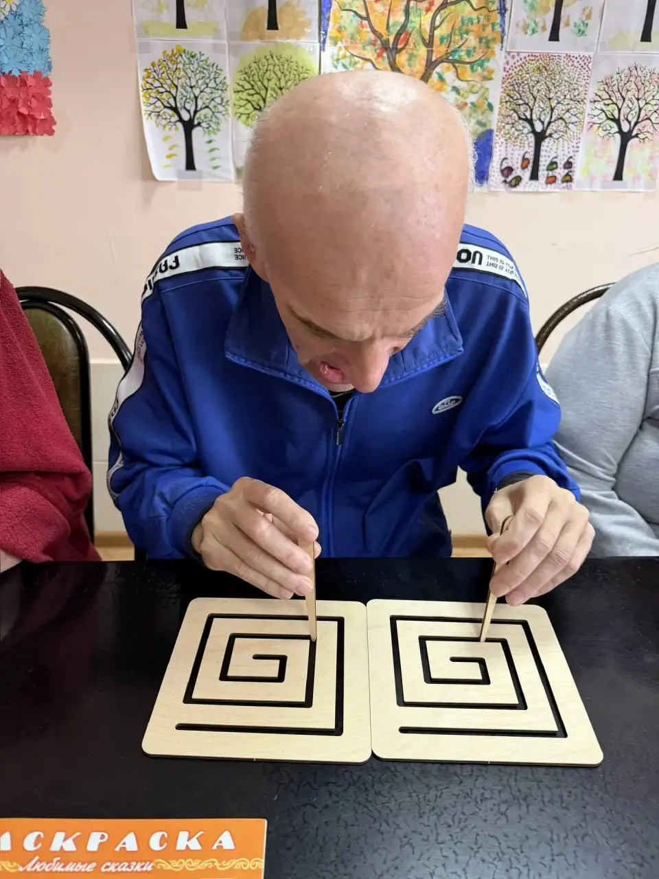 Доброе утро! 🌞На этой неделе наш партнёр предоставил развивающие игры «Логический лабиринт» (3 единицы) и межполушарные доски (нейротренажёр) для Гиагинского Дома-интерната | Сетка — социальная сеть от hh.ru