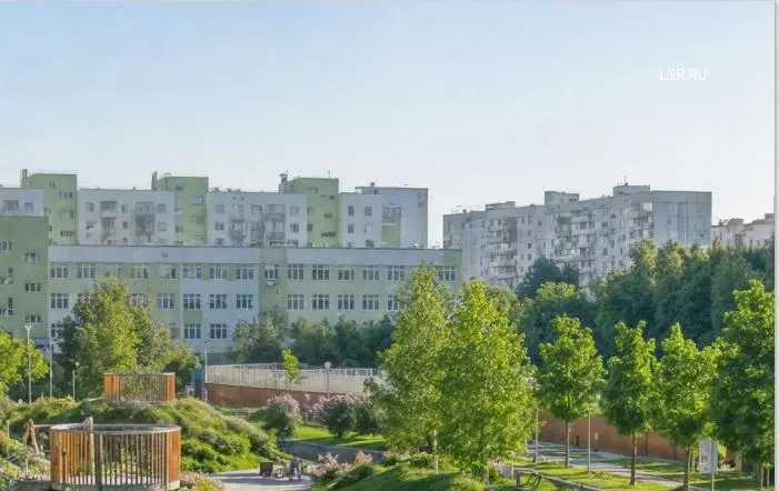 Ну и давайте добьем условиями продаж.
На старте, как обычно, обещают скидки и “специальные цены для первых покупателей”.
По инструментам покупки у ЛСР сейчас довольно широкий набор | Сетка — социальная сеть от hh.ru