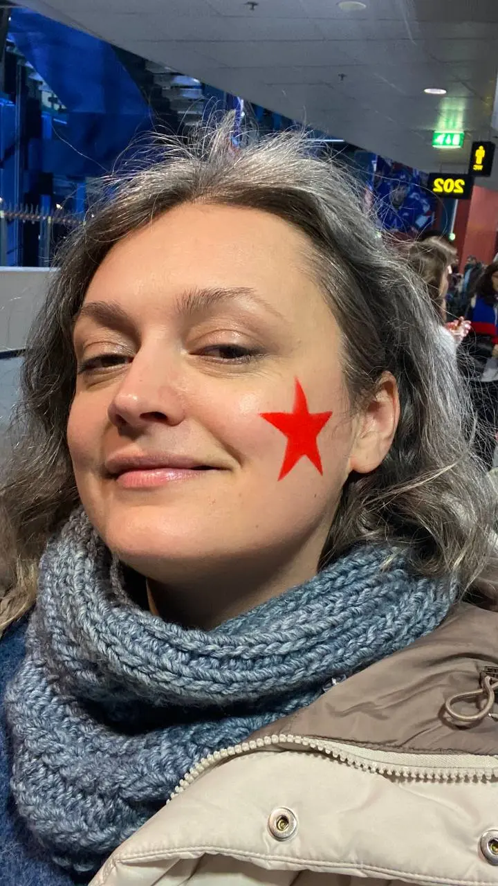 День рождения прошел, а подарки не подарила
Не порядок!
И хочу я сделать это с помощью игры.
Нам понадобится игровой кубик 🎲
И немножко удачи | Сетка — социальная сеть от hh.ru