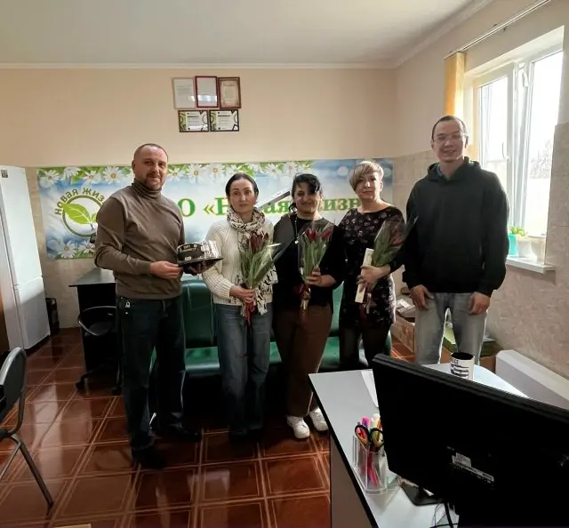 Милые девушки, прекрасные женщины и уважаемые дамы, поздравляем вас с Международным Женским Днем — 8 марта!
Пусть ваша жизнь будет яркой и насыщенной, полной счастья, гармонии и благополучия! Желаем к... | Сетка — социальная сеть от hh.ru