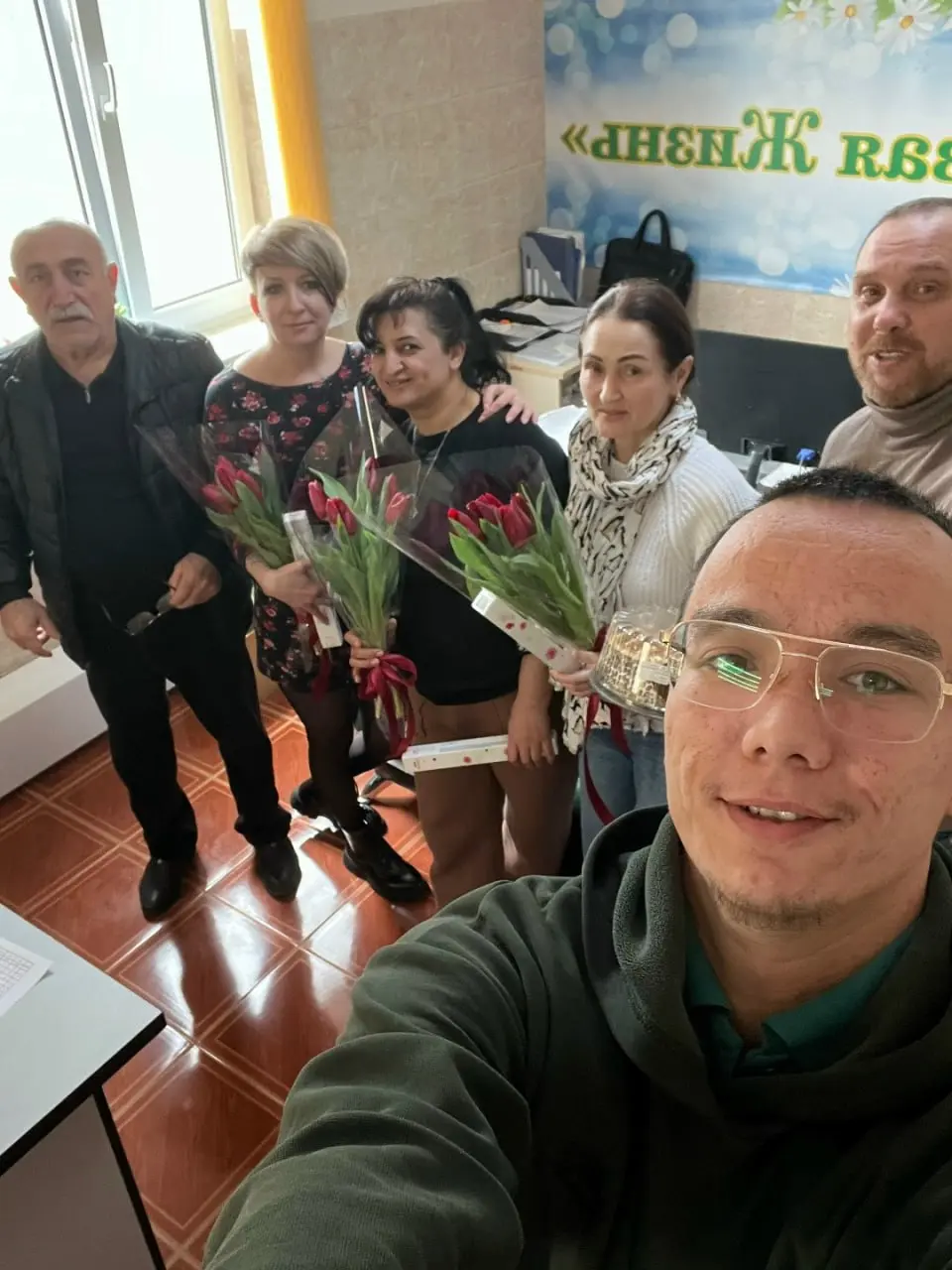 Милые девушки, прекрасные женщины и уважаемые дамы, поздравляем вас с Международным Женским Днем — 8 марта!
Пусть ваша жизнь будет яркой и насыщенной, полной счастья, гармонии и благополучия! Желаем к... | Сетка — социальная сеть от hh.ru