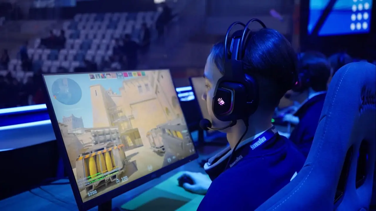 В Красноярске на площадке Сибирского федерального университета (СФУ) завершился первый Суперкубок Национальной студенческой лиги компьютерного спорта
Два дня 3 тысячи студентов, победители и призёры ф... | Сетка — социальная сеть от hh.ru