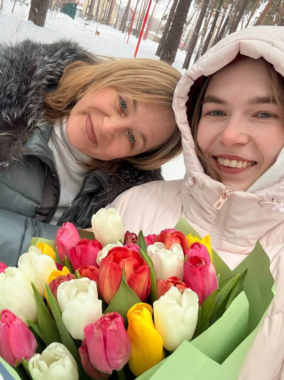 тюльпаны на столе, манты на кухне и дневной прокат на льду
🌷С 8 марта🌷🌷
Почему мы тратим столько времени, готовясь к тем временам, когда сможем делать то, что хотим, вместо того чтобы просто заниматьс... | Сетка — социальная сеть от hh.ru