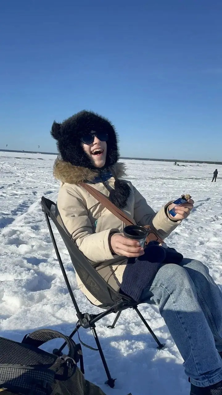 Вроде весна а ещё зима🤷‍♂
Как вы относитесь к подобным стульям в походе?
Имеет место быть или непозволительная роскошь? | Сетка — социальная сеть от hh.ru