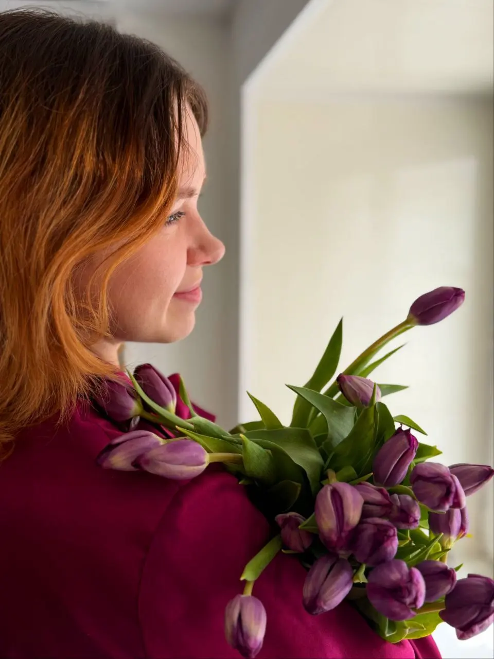 Всех женщин с днём женской независимости! Тюльпаны — это прикольно, но они не должны замыливать глаза и переводить внимание с нашего праздника, дня эмансипации и прав, на бытиё украшением коллектива | Сетка — социальная сеть от hh.ru