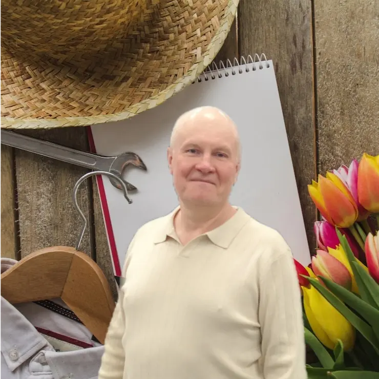 Есть люди-критики
Они всегда знают, как лучше, всегда укажут на твои недостатки. Им кажется, что они тебя «воспитывают».
Уверенные люди возвышают других, а не критикуют | Сетка — социальная сеть от hh.ru