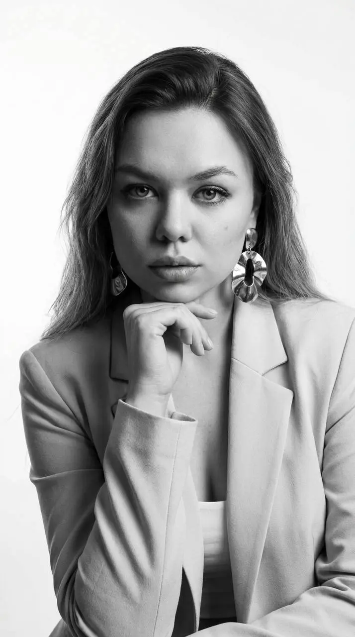 Портреты для постов и аватара
Забирай готовые ПРОМПТЫ ТУТ
Наслаждайся результатом!
И не забудь отправить этот пост подружке💋
@vasichkinamarketing
#промты
#промт
#промт8марта
#промтденьвлюбленных
#prom... | Сетка — социальная сеть от hh.ru