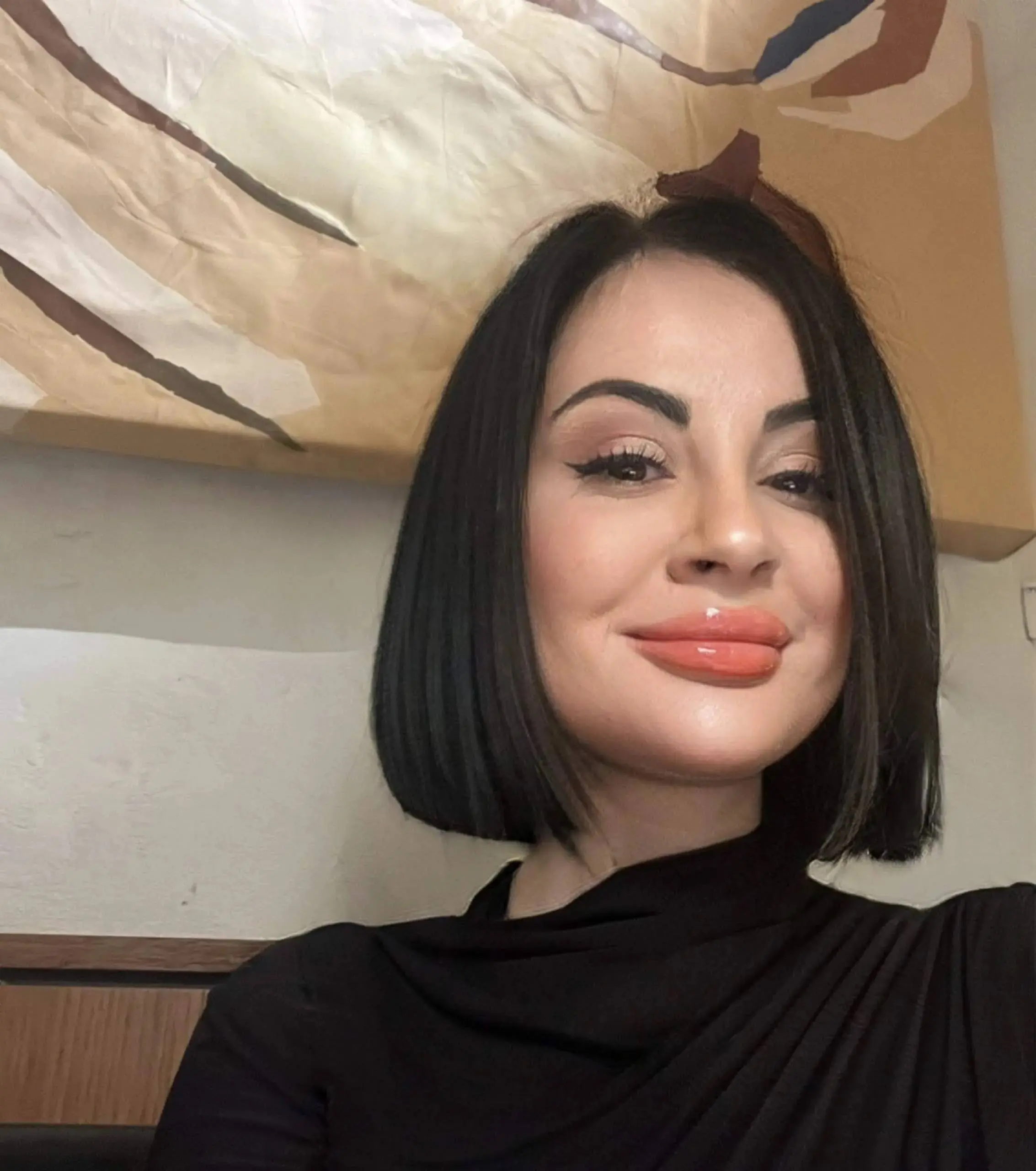 Коллеги, дорогие друзья, как я ранее говорила, что я перешла в другую компанию я возглавляю новое направление «Косметология» в фарм | Сетка — социальная сеть от hh.ru