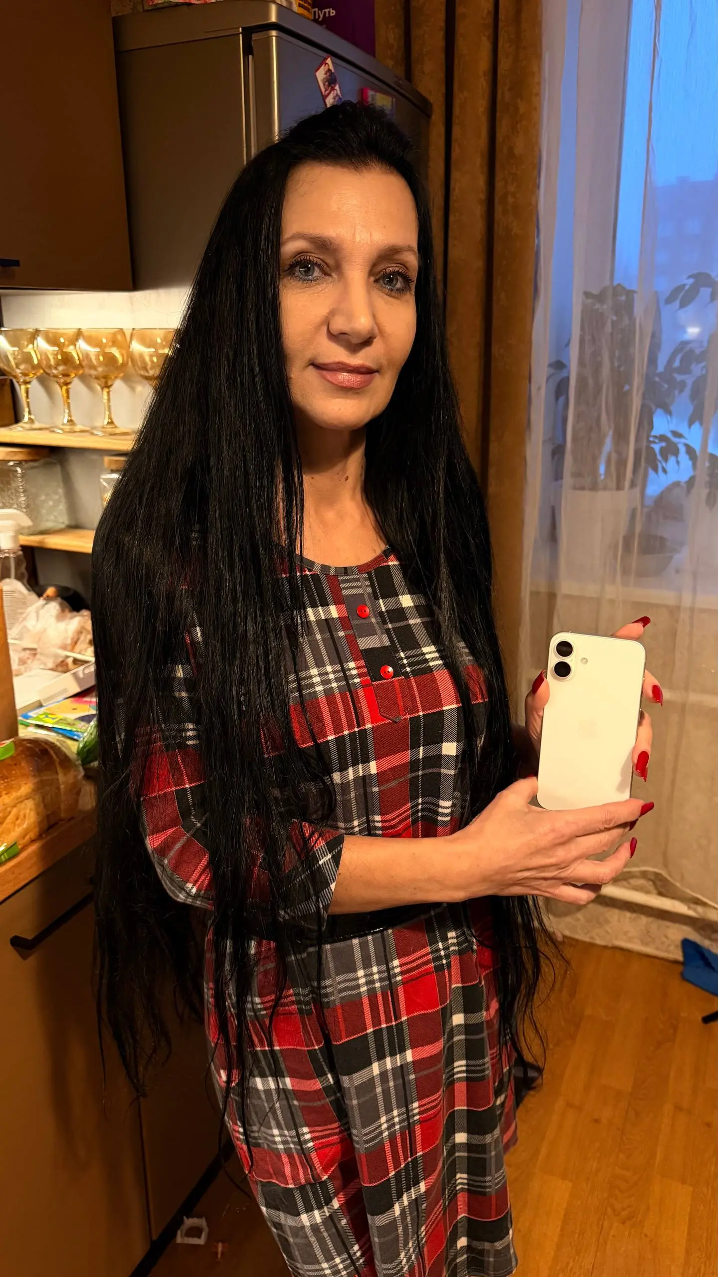 Я подарила сегодня любимой маме Айфон🎁🥰
Год назад я подарила ничего,денег было ноль😞
Я и представить не могла,что начну зарабатывать больше миллиона в месяц🥳
Жизнь меняется тогда,когда ты решаешься пр... | Сетка — социальная сеть от hh.ru
