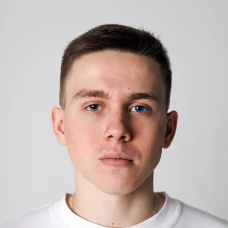 Дмитрий Левин