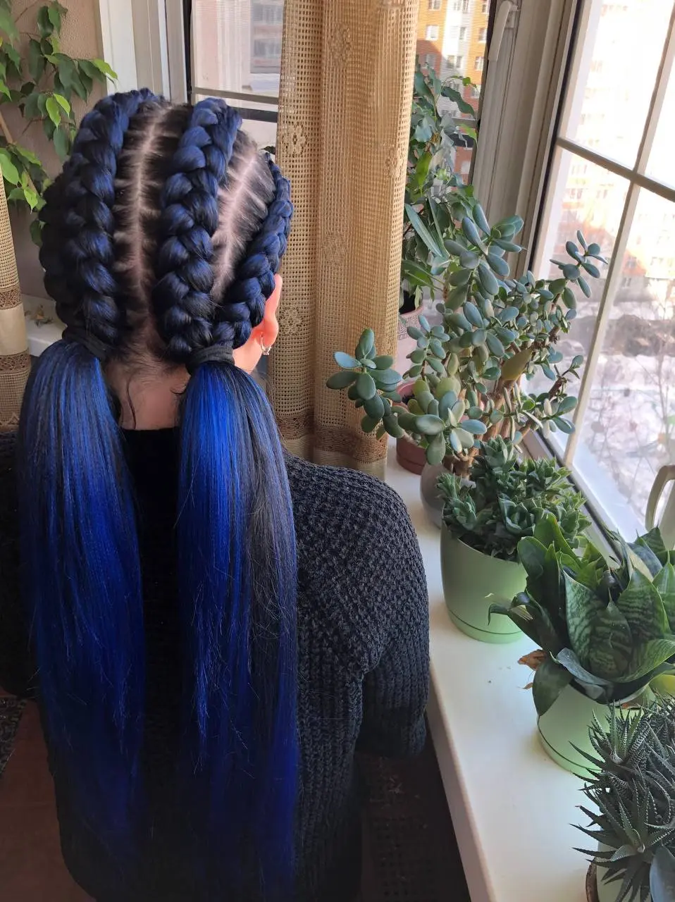 Сегодня заплели крутые боксерочки в хвосты🎉🤗
Продолжаем наводить красоту💐 Весна полным ходом! | Сетка — социальная сеть от hh.ru