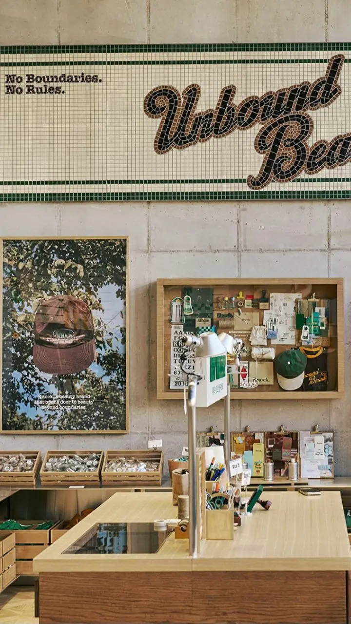 K-skincare и K-beauty
Не новость, что корейская косметика — огромное и активно развивающееся направление, сильно отличающееся от привычных западных средств, но в «сегодня лет» я узнала, что есть отдел... | Сетка — социальная сеть от hh.ru