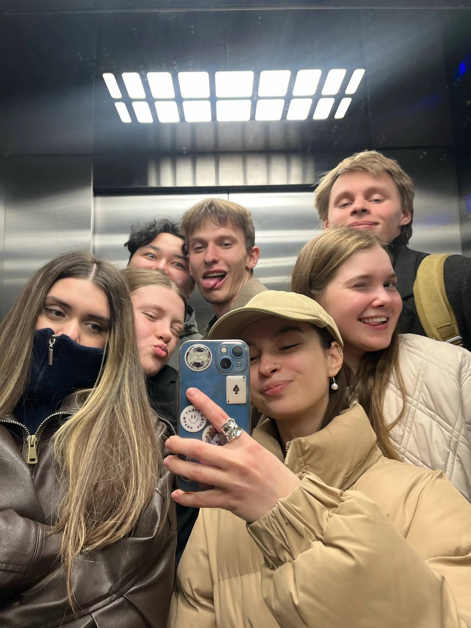 Первая ночная репка в этом сезоне (больше не надо.)
Господи, спасибо Александре Апрышко, увидевшей во мне потенциал и взявшей меня в конфу🙏🏻🙏🏻🙏🏻🙏🏻 | Сетка — социальная сеть от hh.ru