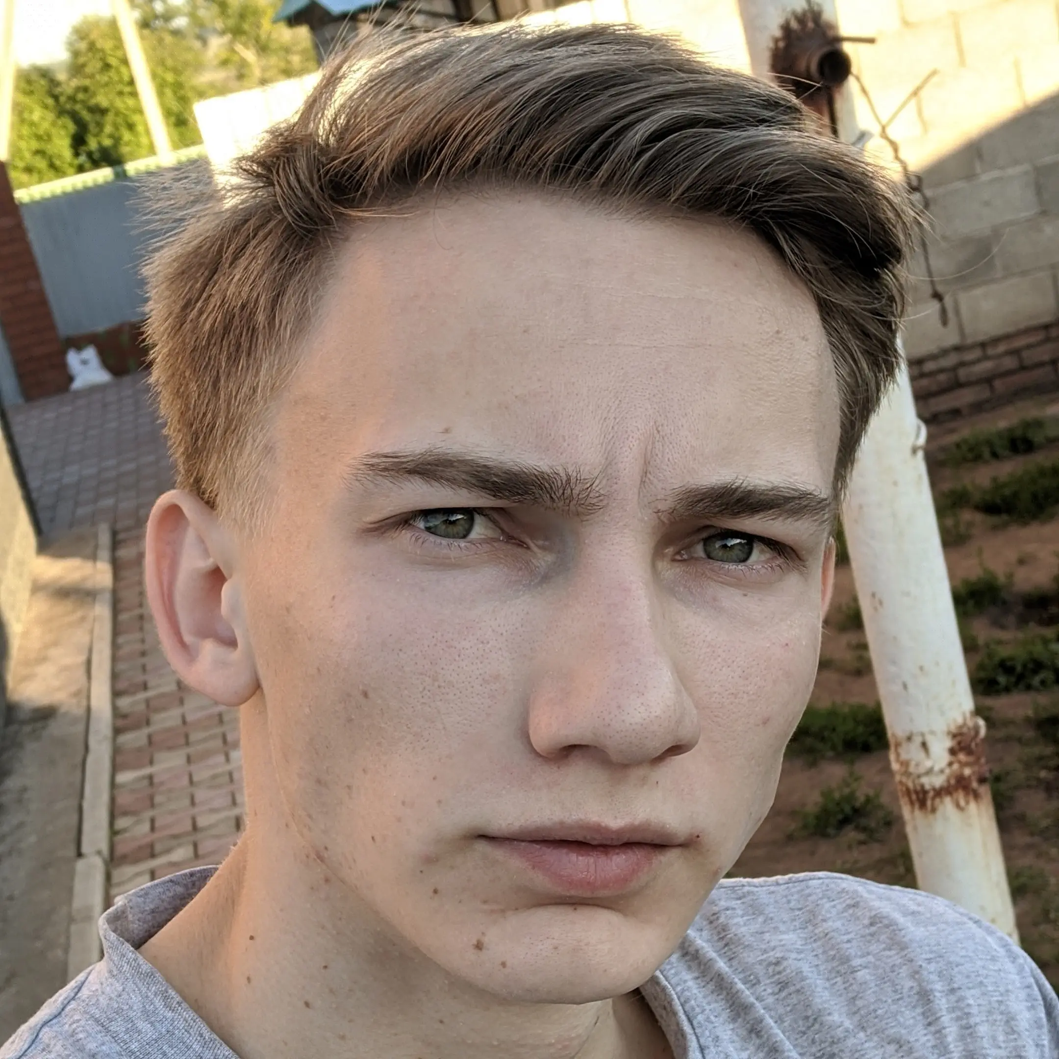 Максим Сурков