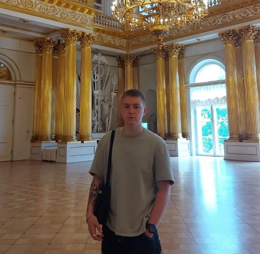 Александр Леонов