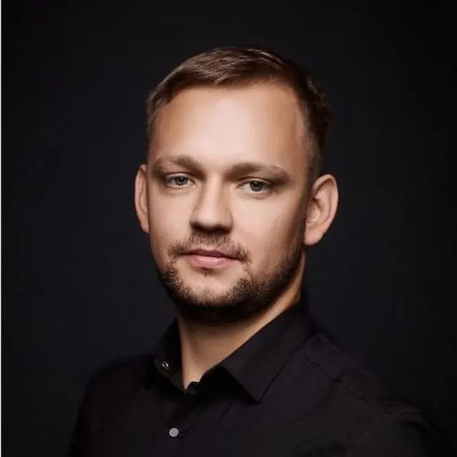 Максим Крюков