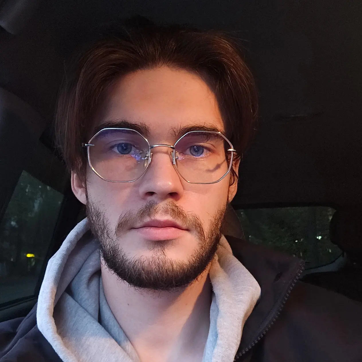 Даниил Звездин