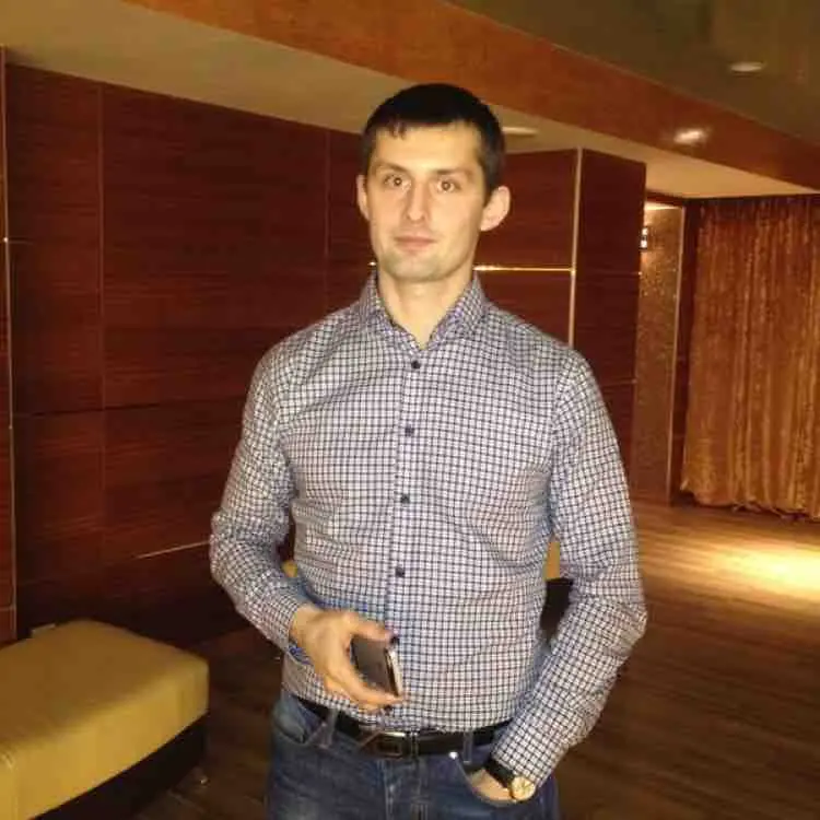 Михаил Иванов