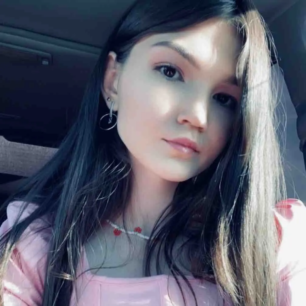 Алёна Тоёнова