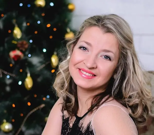 Анна Толстикова