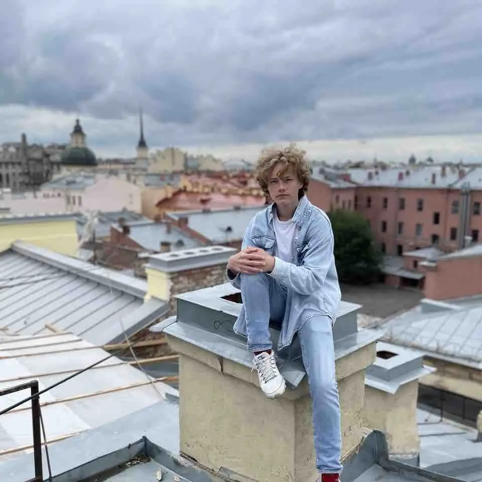 Владислав Иванов