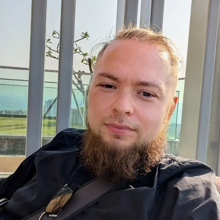 Владислав Кузнецов | Сетка — социальная сеть от hh.ru