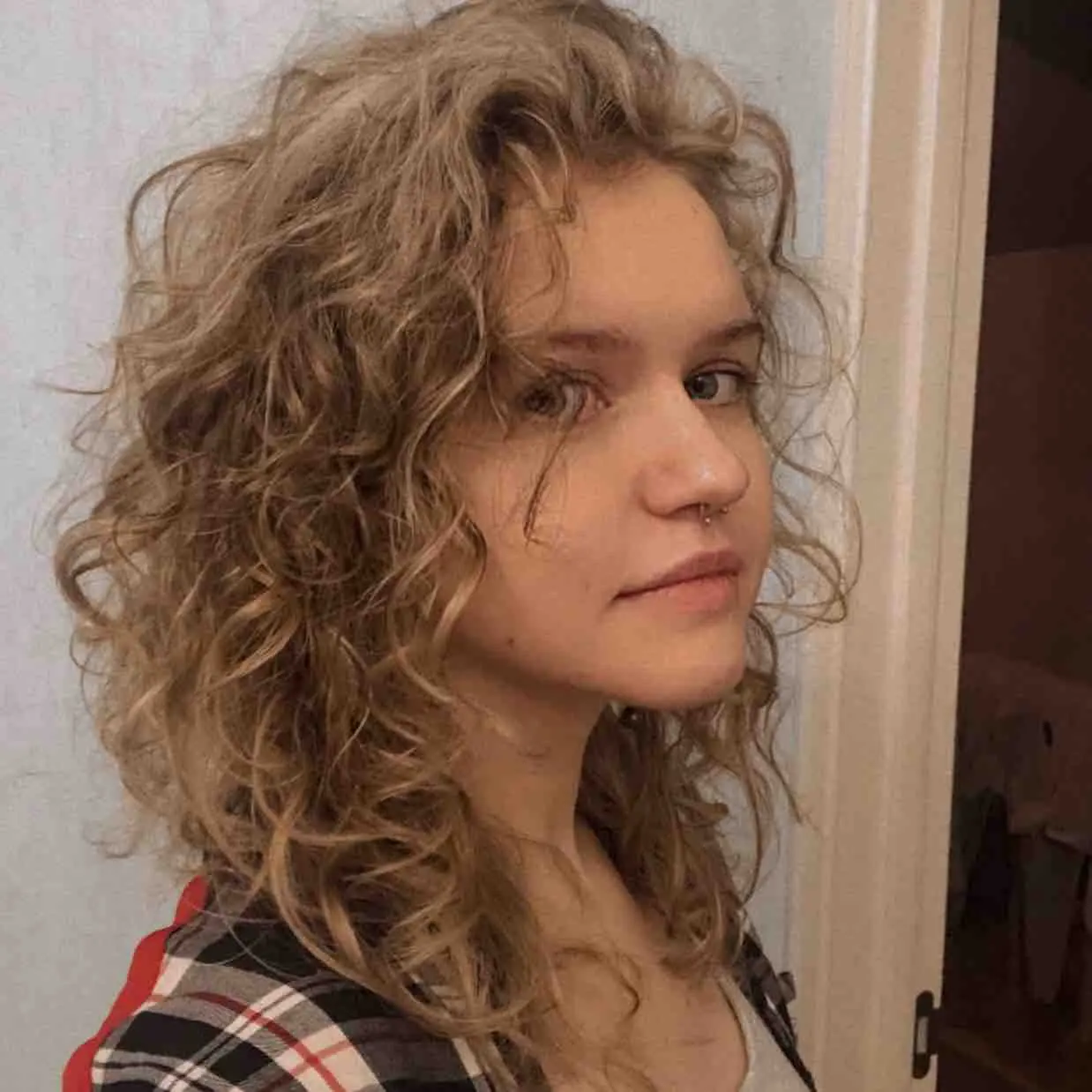 Елена Хайрова
