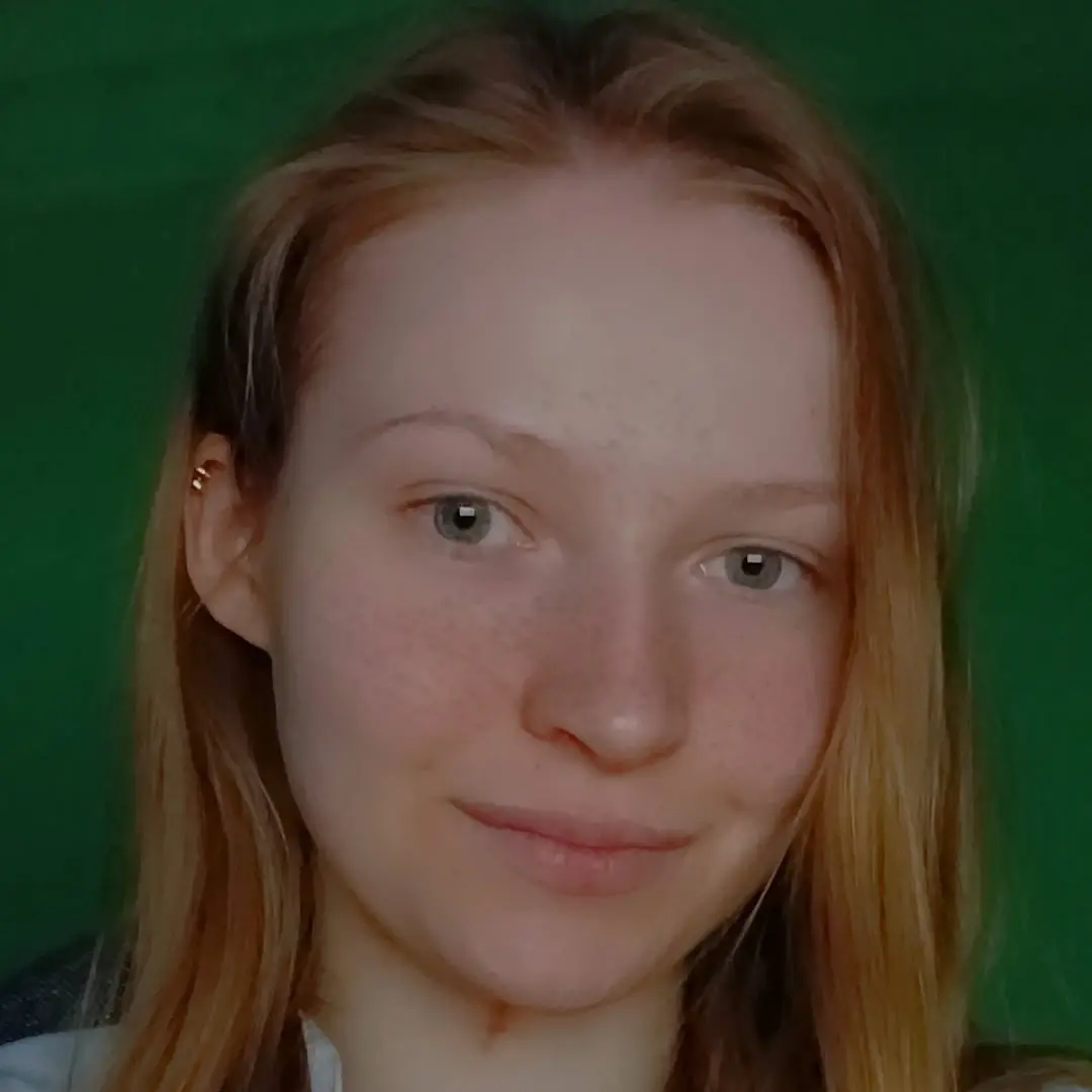Полина Власова
