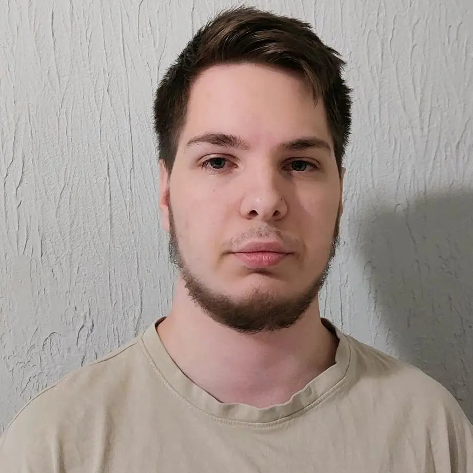 Даниэль Ливадонов | Сетка — социальная сеть от hh.ru