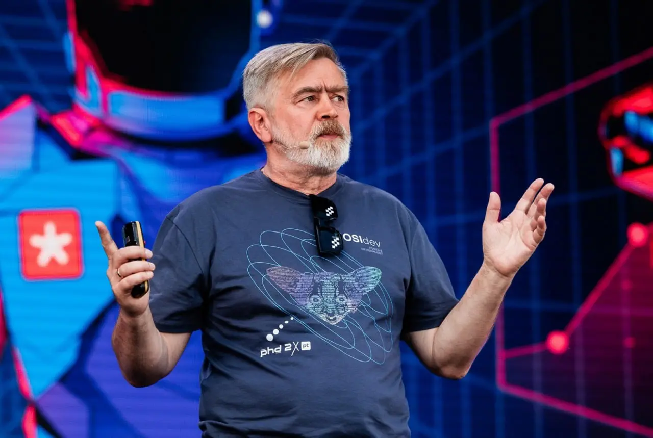 OSINT, соцсети и большие данные: как BigData меняет разведку, бизнес и приватность людей
Интервью с Андреем Масаловичем (КиберДед @deedcoinclub)
Уже бесконечно далёкий фестиваль Positive Hack Days Fes... | Сетка — социальная сеть от hh.ru