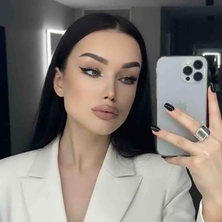 Александра Головина