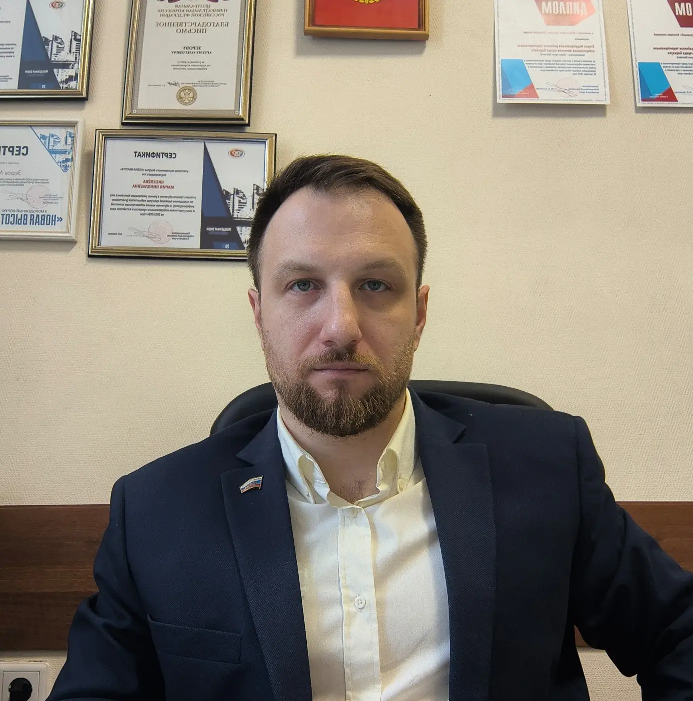Артем Зеров