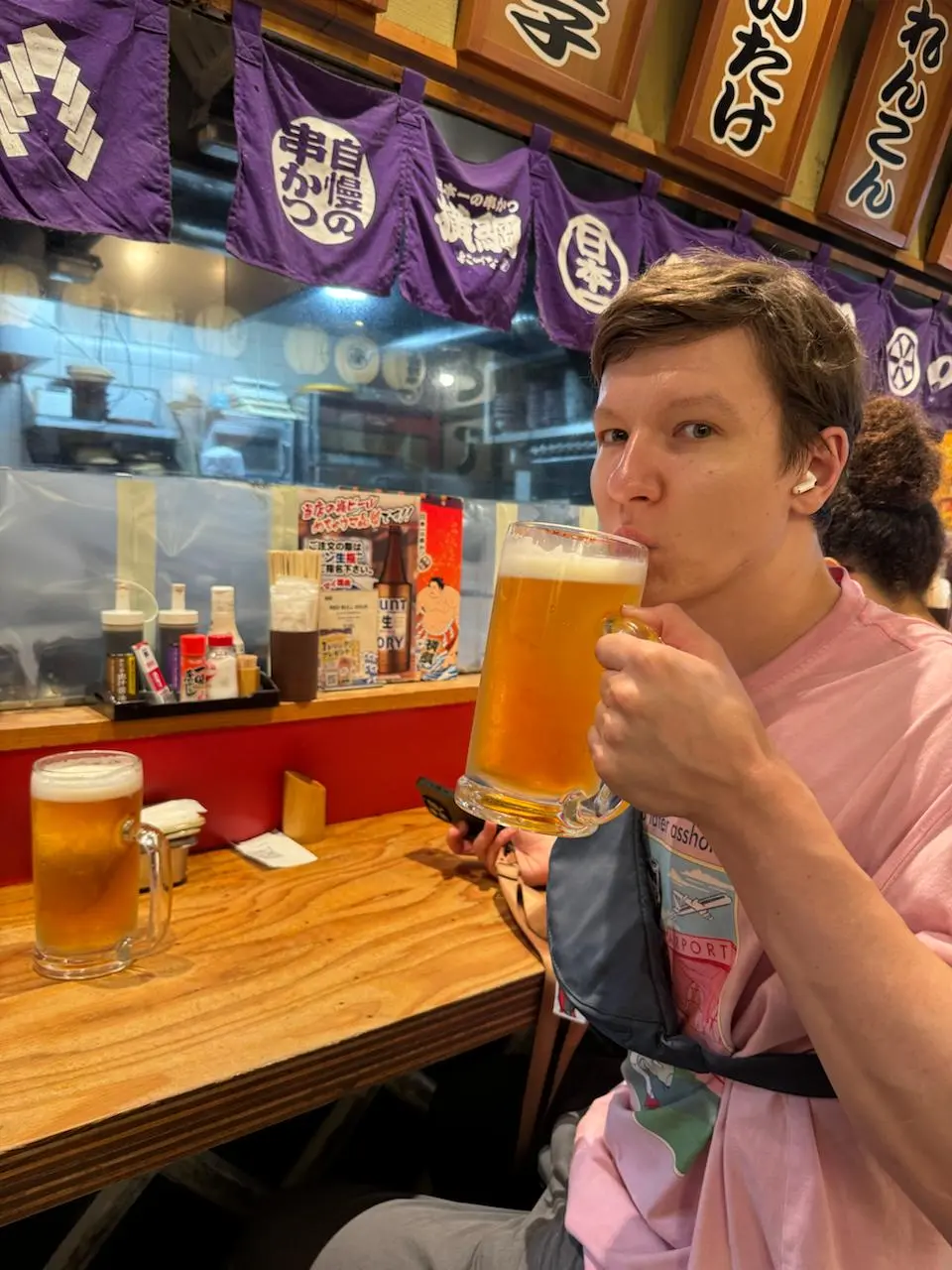 🇯🇵Гифу
Из Нагои в Гифу ехать на электричке около 30 минут, но вышло 5 см в секунду… 🌸 Станции, дождь в окно, лёгкий туман и фонари закусочных | Сетка — социальная сеть от hh.ru