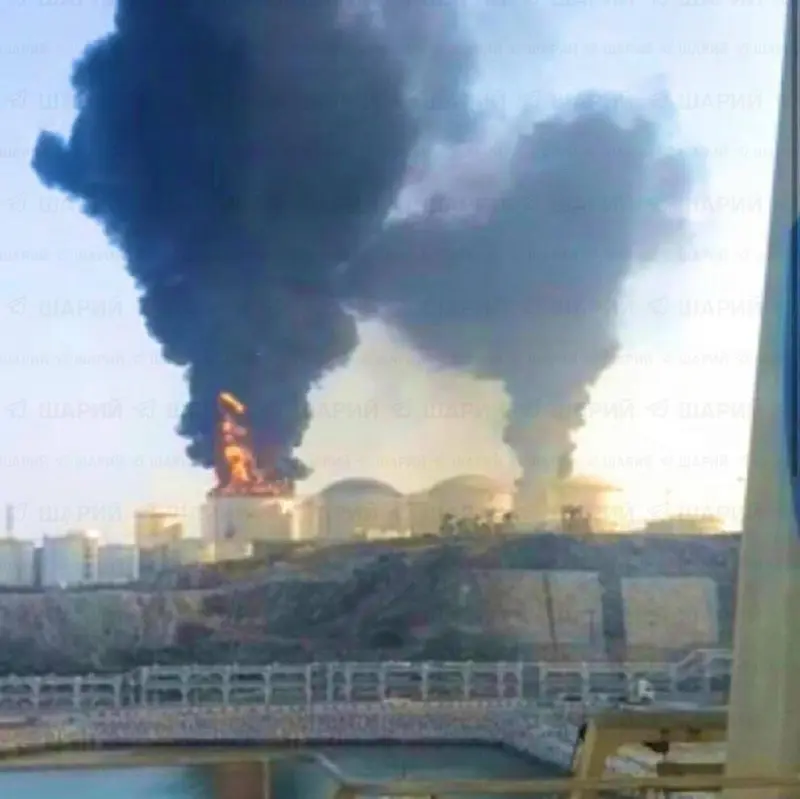 Удары по нефтяному терминалу в порту Салала в Омане
#Оман | Сетка — социальная сеть от hh.ru