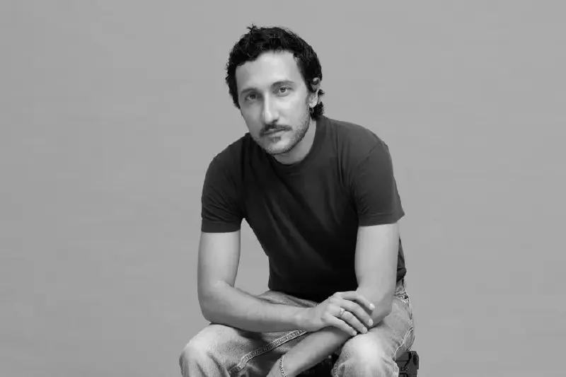 ⚡️Марко Де Винченцо покидает Etro. Дизайнер был креативным директором бренда с 2022 года.
#кадровыеперестановки@theblueprintcareer | Сетка — социальная сеть от hh.ru