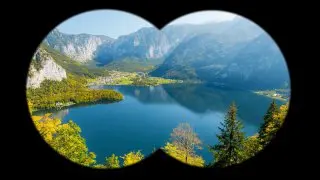 Binoculars — имитация бинокля. Реализована на CSS и JS.
https://codepen.io/DeyJordan/pen/MWZwRMm | Сетка — социальная сеть от hh.ru