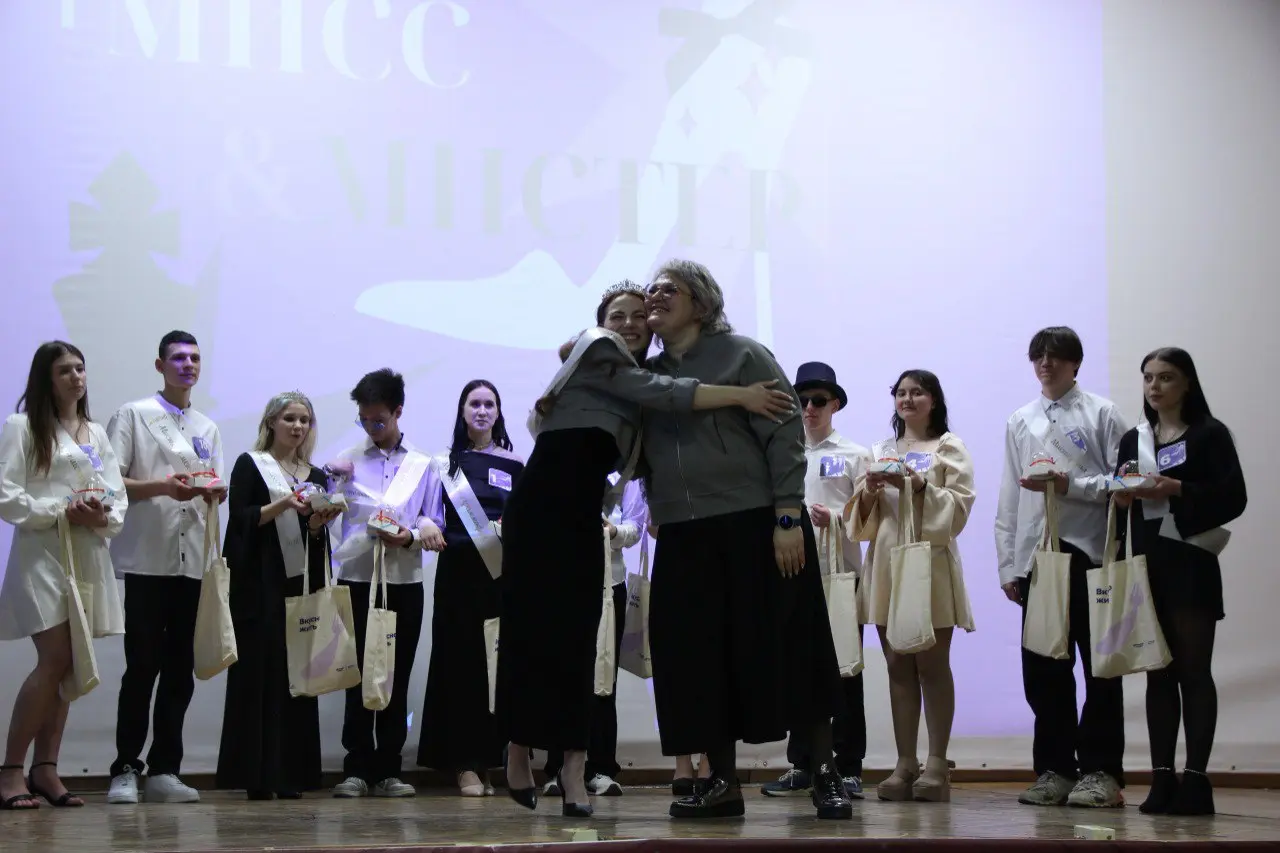 Талантливая молодежь Новосибирска: как прошел конкурс «Мисс и Мистер НКПиС» 🤩
⭐️Наша компания продолжает поддерживать молодые дарования и следить за жизнью профильных учебных заведений | Сетка — социальная сеть от hh.ru