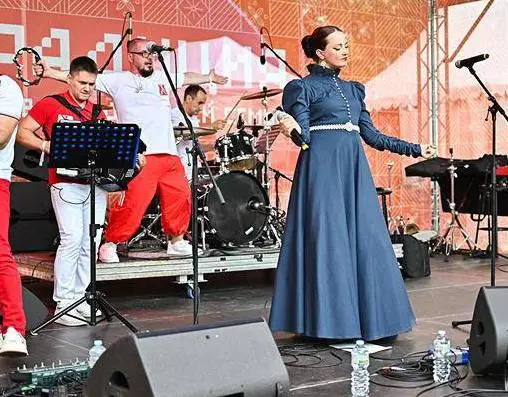 ☀️Фестиваль «Традиция» пройдет этим летом в Москве
20 и 21 июня
В кинопарке «Москино», подведомственном столичному Департаменту культуры, пройдет семейный праздник для любителей искусства | Сетка — социальная сеть от hh.ru