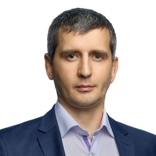 Как хантер с большим опытом в подборе руководителей для сложных проектов, я редко встречаю кандидатов с таким сочетанием глубокой технической экспертизы и системного управленческого мышления | Сетка — социальная сеть от hh.ru