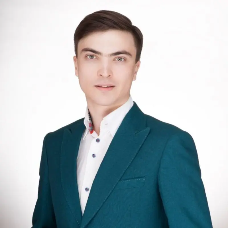 Евгений Петров