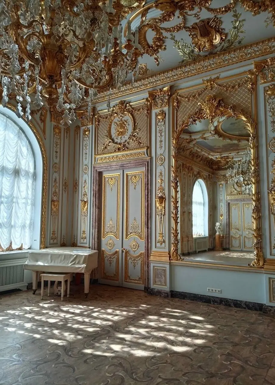5 самых красивых особняков Петербурга! 😍✨
🏰 Особняк Елисеевых
Будуарная роскошь, лепнина, вензеля и атмосфера настоящего дворца, построенного для тех самых купцов, что подарили нам знаменитый магазин ... | Сетка — социальная сеть от hh.ru