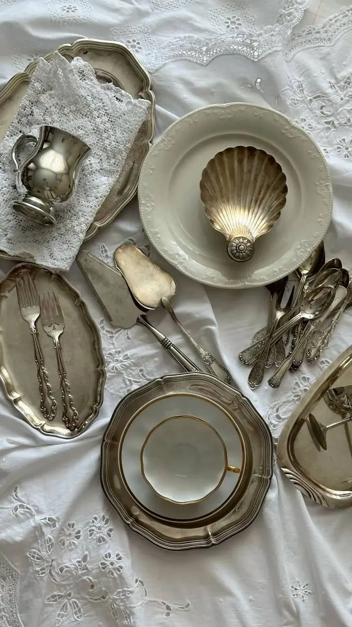 ☕️Антикварный маркет «Блошинка» состоится в Москве
14-15 марта 12:00-19:00
Вас ждут коллекции антикварного и винтажного фарфора, аксессуары, украшения | Сетка — социальная сеть от hh.ru