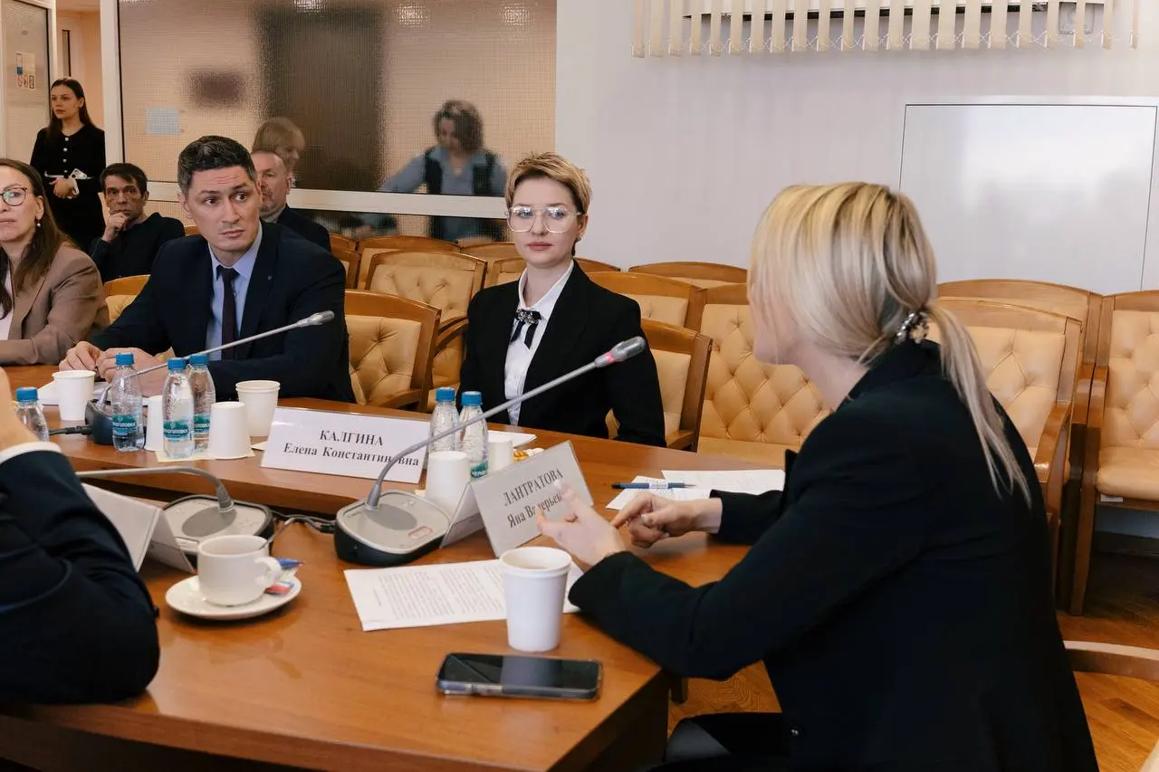 ⁉️ В четверг состоялось первое заседание обновленного состава Экспертного совета по молодёжной политике, культуре, просвещению и детской безопасности при председателе Комитета ГД по развитию гражданск... | Сетка — социальная сеть от hh.ru