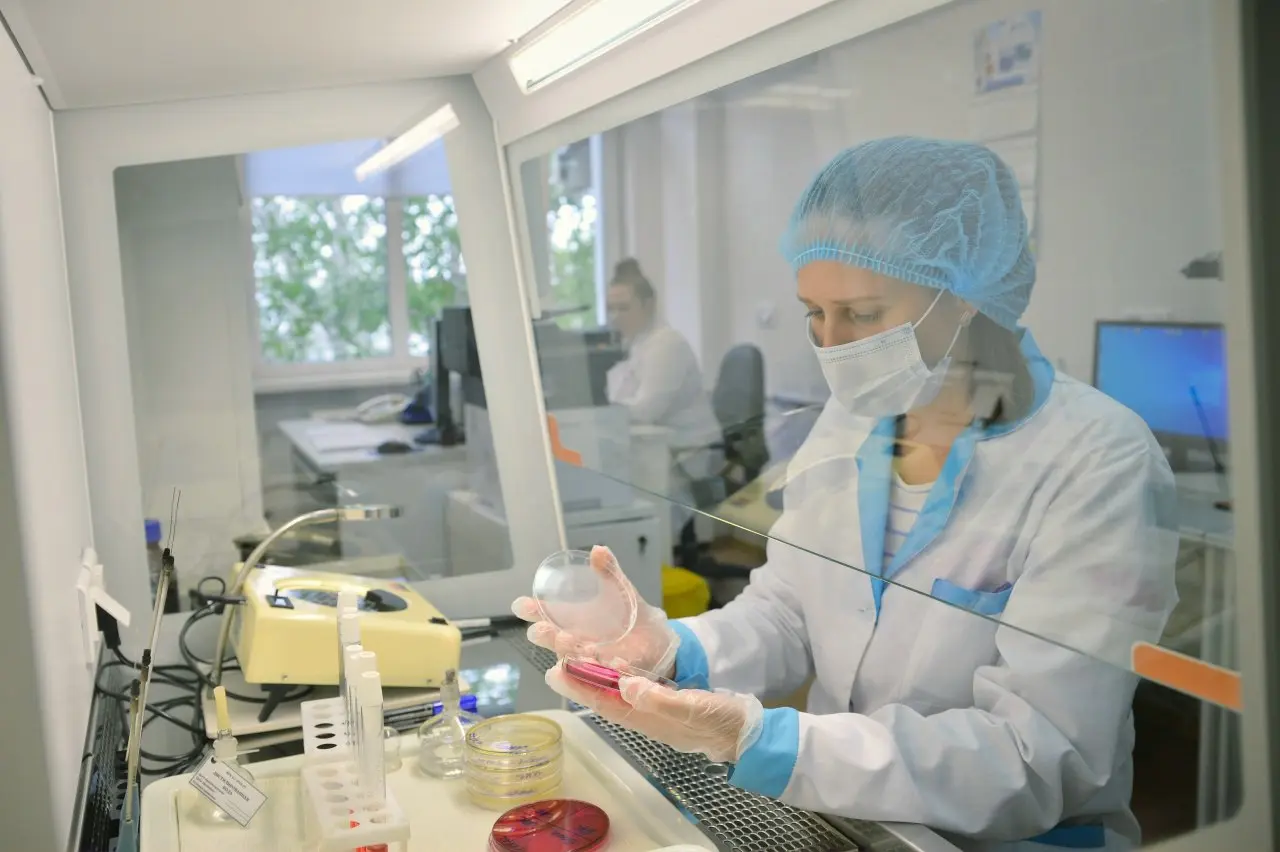 За ежедневной рутиной скрывается колоссальная ответственность и работа
💧Специалисты ГК «Росводоканал» каждую минуту обеспечивают 8,4 миллиона человек чистой питьевой водой | Сетка — социальная сеть от hh.ru