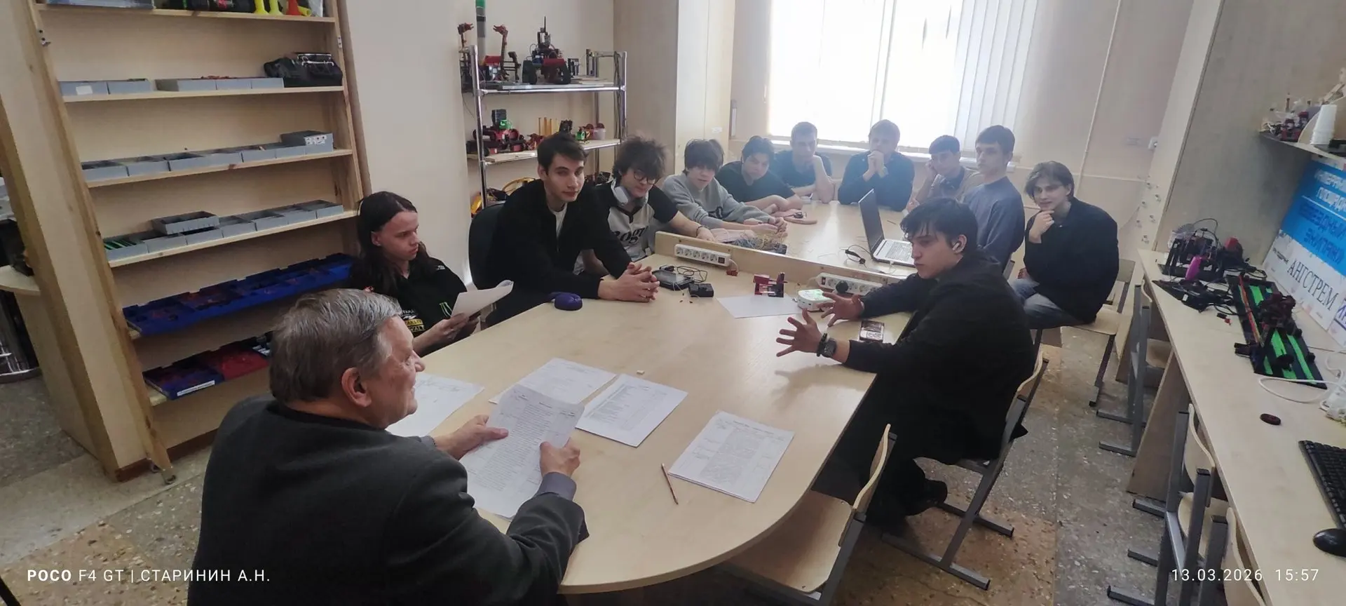 Приветствую!
Сегодня мои студенты из колледжа «TOP IT College» (https://topitcollege.ru/voronezh) побывали на встрече с организатором РобоАрта (https://roboart36.ru/) — Федотовым Алексеем Викторовичем | Сетка — социальная сеть от hh.ru